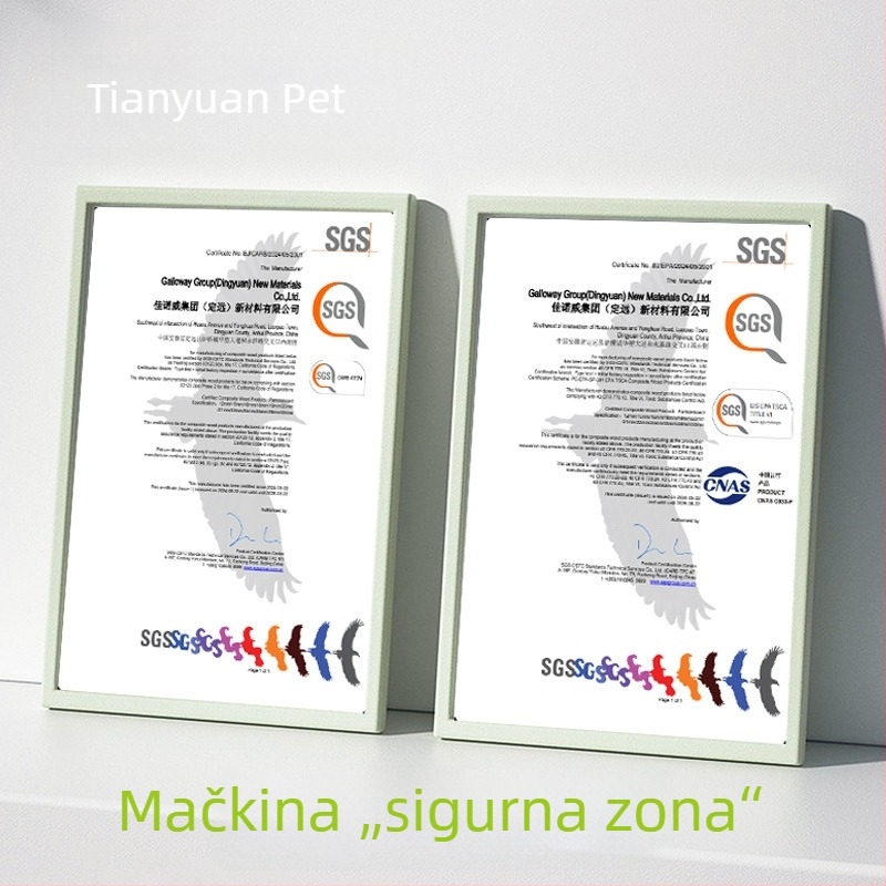Mačja penjača u obliku žirafe sa grebalom i kućicom, kompaktan dizajn za male prostore