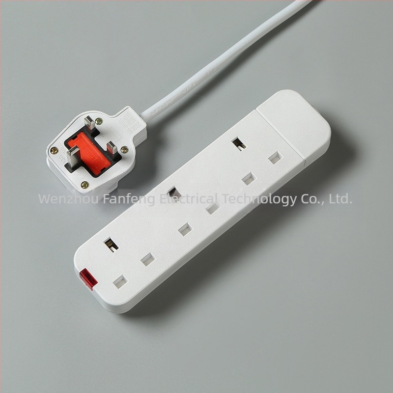 UK stil visokoučinkoviti produžni kabel PK serije bez prekidača