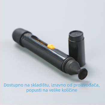 Pen za čišćenje objektiva s anti‑statičnom karbonskom glavom, prijenosni i ekološki; za objektive kamera i mobitela, računala, tableta i naočale.