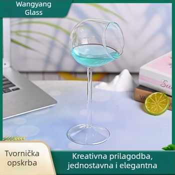 Kristalna čaša za crveno vino s nagnutim rubom, moderni minimalistički stil