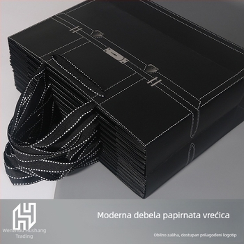 Crna papirnata torba s reljefnim logom za pakiranje odjeće i modnih poklona