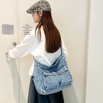 Vintage denim torbica za rame s džepom za dokumente i zatvaračem, crossbody stil, korejski stil
