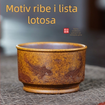 Yixing ljubičasta šalice za čaj od purpurne pijeska – ručno izrađena, motiv ribe i lista lotosa, zlatni pijesak detalji