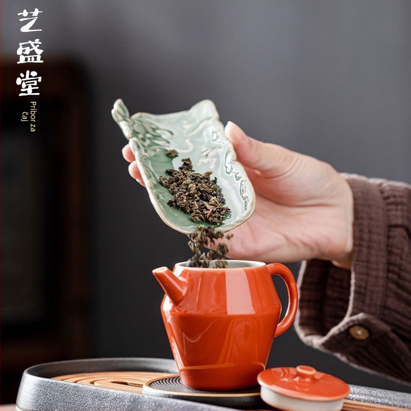 Ručno izrezbarana Yue kiln celadon lotus čajna žličica, retro sjena gravura, keramički set za kung fu ceremoniju čaja