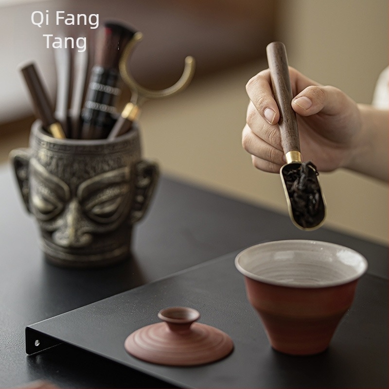 Keramički Gongfu čajni set Sanxingdui, šest džentlmjena, ebony drvo, nož za čaj, klip za čaj, dodaci za infuziju i olovka za njegu čajnika