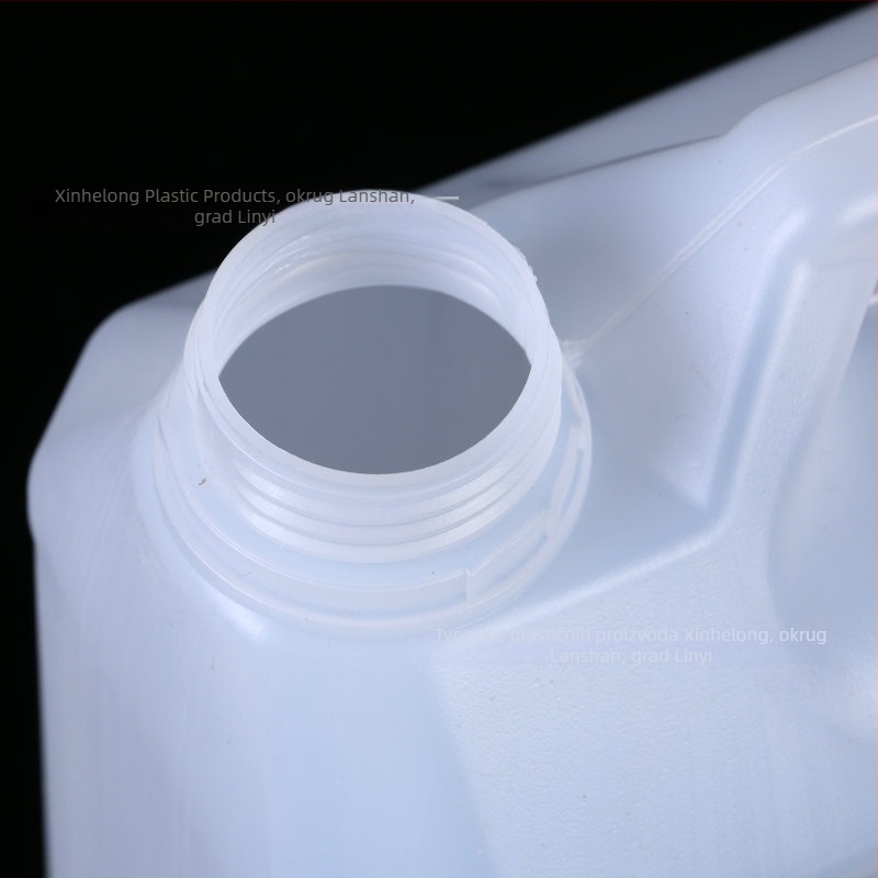 Prijenosne plastične posude od 2 L i 2,5 L za pića, plastični bureti za ulje, plastične kanistre, 2 L spremnici za otpadne tekućine, 2,5 L bijeli plastični kante za kemikalije