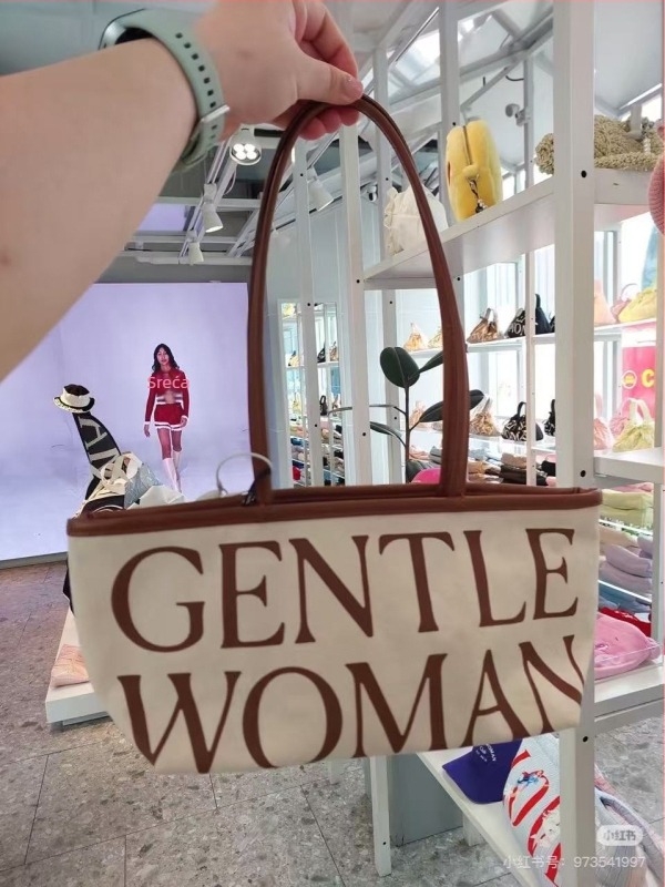 GentleWoman modna platnena torba s kontrastnim slovima, 2025 proljeće, torba za rame za mamu