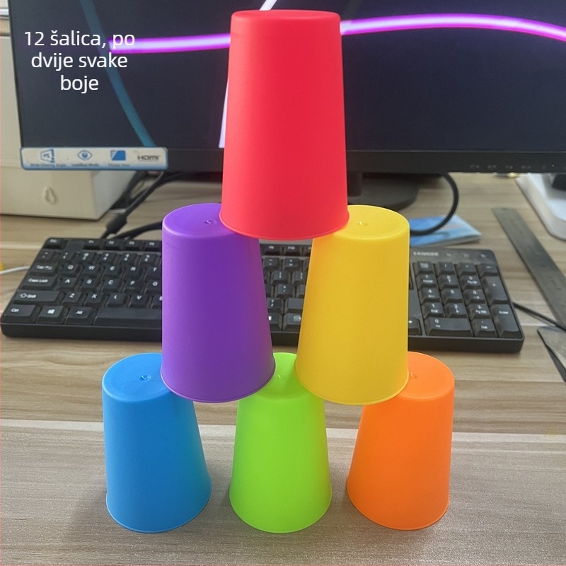 Igra za dva igrača sa čašama za slaganje — edukativni logički puzzle za razvoj uma