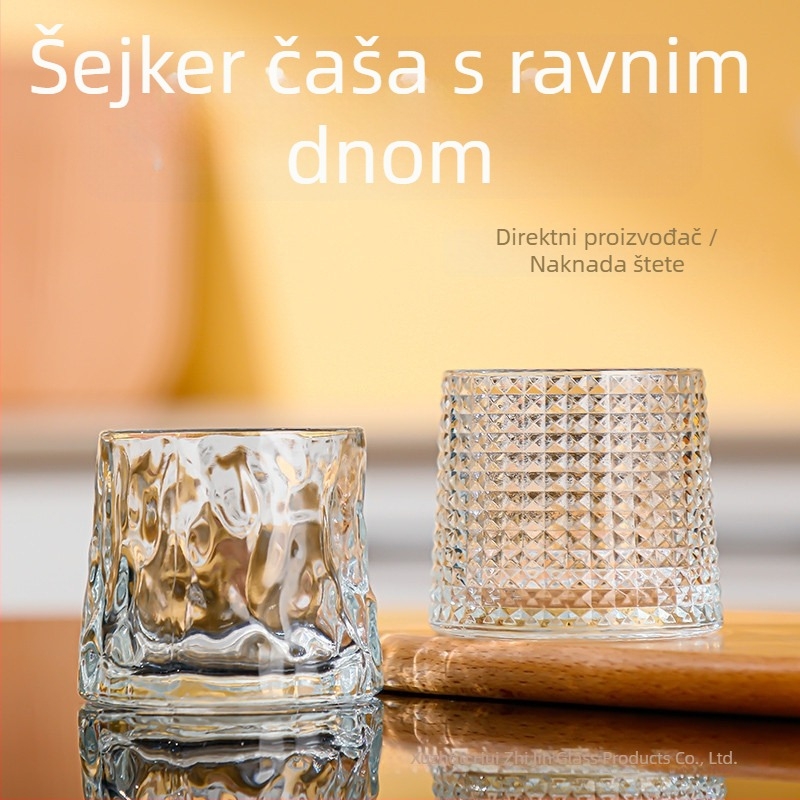 Nova staklena čaša s plosnim dnom za whisky, vino i pivo