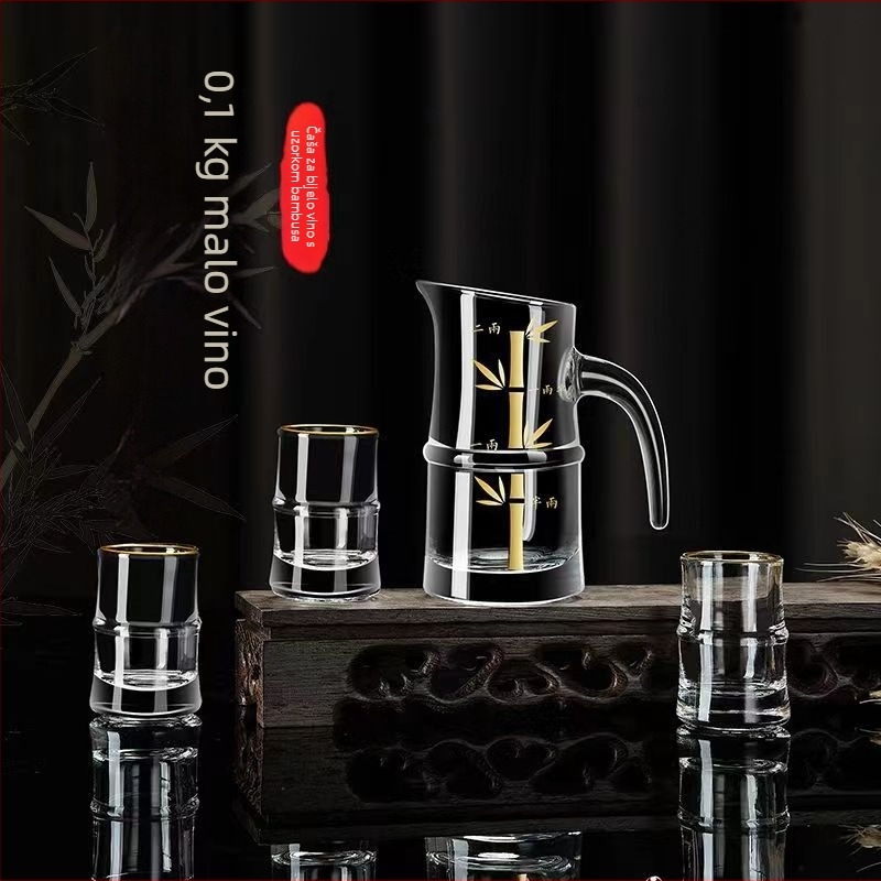 Set za liker 100 ml s četiri kristalna čašice, boca s mjernom skalom, dozator u stilu bambusa.