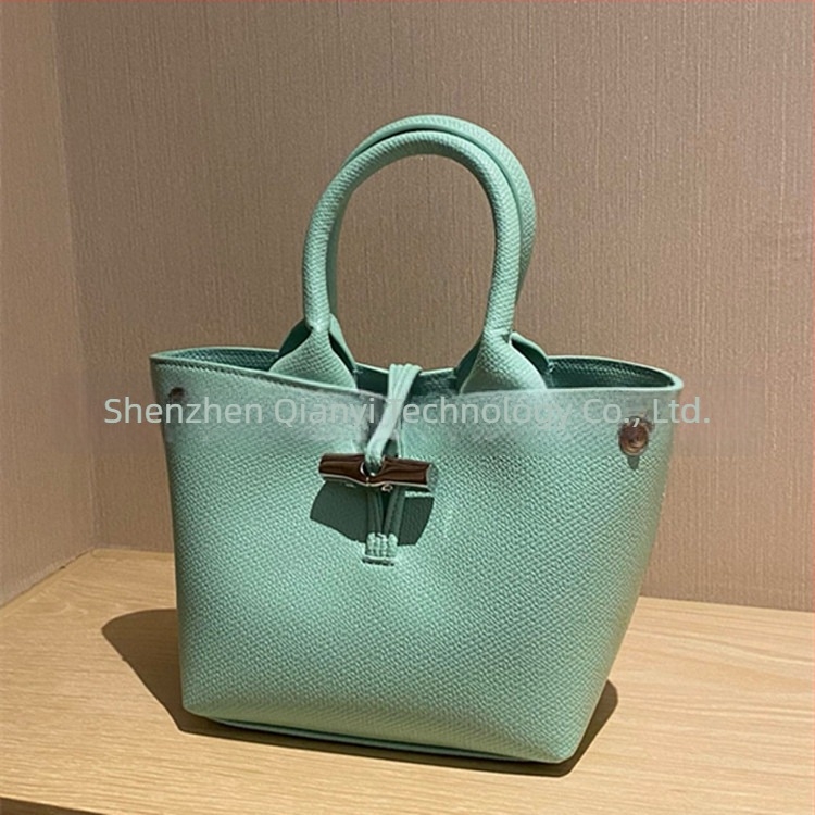 Roseau Mini Torbica s Bambusom Kopčom, Kožna Bucket Torbica Za Ramu ili Crossbody