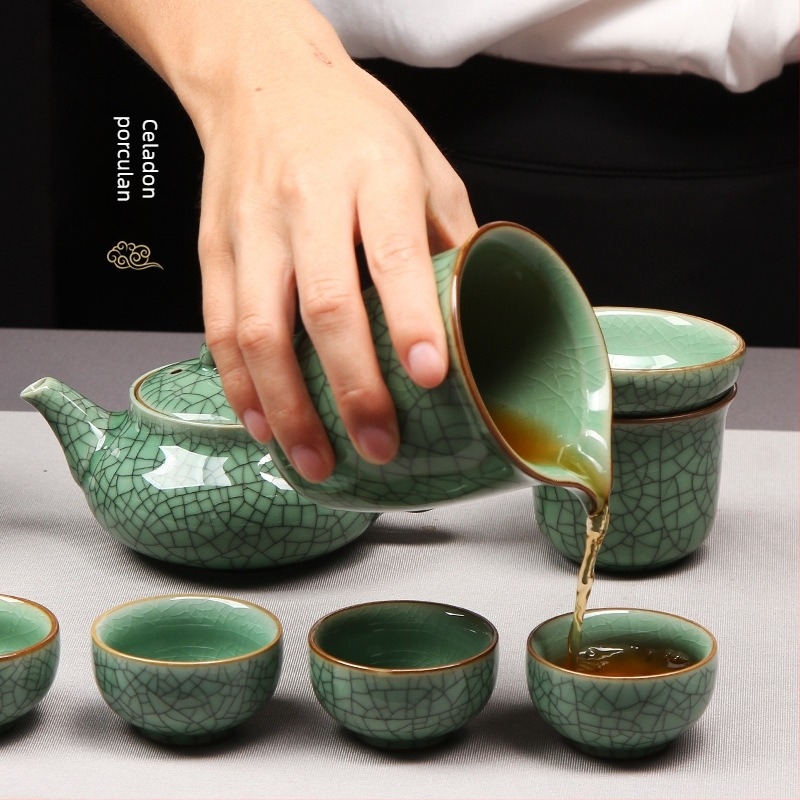 Čajna šalica od Celadon porculana s napuklom glazurom, cupa za ravnotežu (Fairness cup), dijelič čaja i čajnik – dodaci za Kungfu čaj