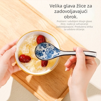 Plavo-bijela keramička žlica s dugim držalom i cvjetnim uzorkom, japanskog stila juha žlica.