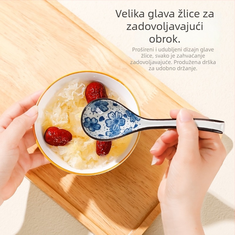 Plavo-bijela keramička žlica s dugim držalom i cvjetnim uzorkom, japanskog stila juha žlica.