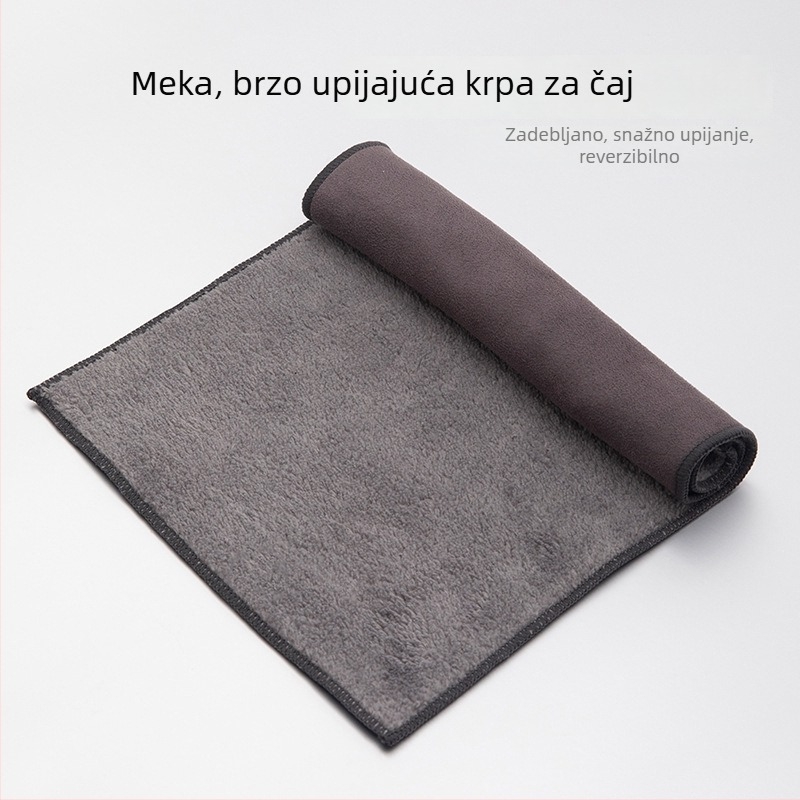 Set dodataka za čajnu ceremoniju: komplet alata za pripremu čaja, čajno sito, četka, klešta i škarice.