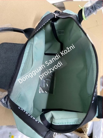 Nylon crossbody torba u obliku knedle, lagana s velikim kapacitetom, za svakodnevnu uporabu, gradski minimalistički stil