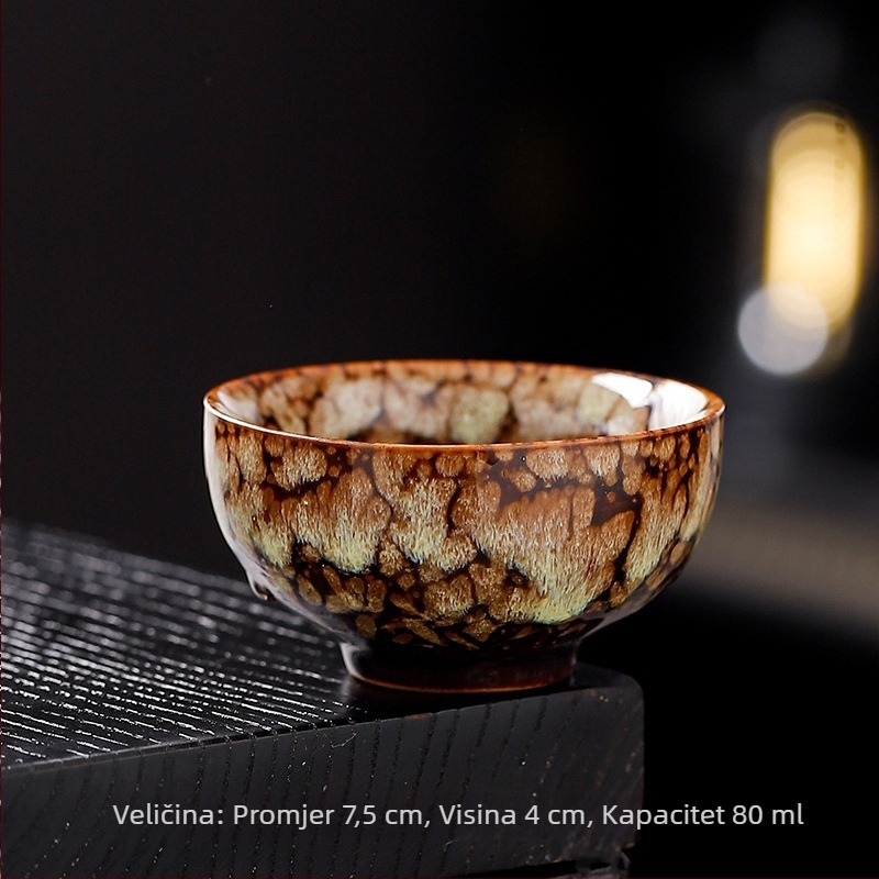 Porcelanski čajni set s glazurom peći, male šalice i zdjelice, japanski stil