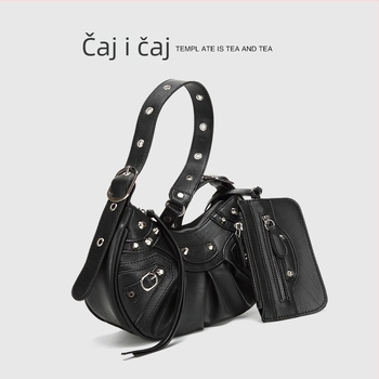 Ženska PU crossbody torba, plisirana polumjesečna forma, retro s zakovicama