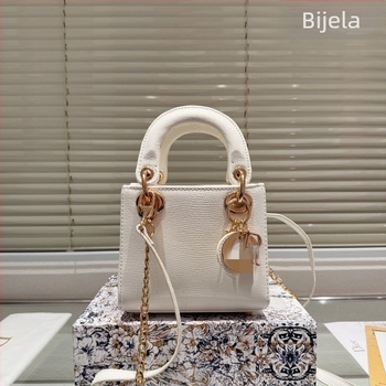 Ženska torbica od prave kože, novi model 2025, crossbody stil, koža biserne ribe, torba inspirirana Dianom, torba s lancem