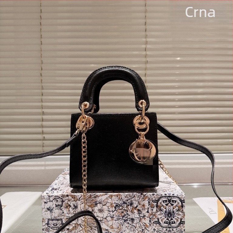 Ženska torbica od prave kože, novi model 2025, crossbody stil, koža biserne ribe, torba inspirirana Dianom, torba s lancem