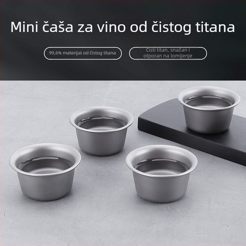 Vanjski set od čistog titana: mala čaša za vino s jednim slojem i Kung Fu čajni set