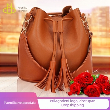 Ženska PU torbica, bucket bag u korejskom stilu, s resicama, s jednom naramenicom, novi model 2026