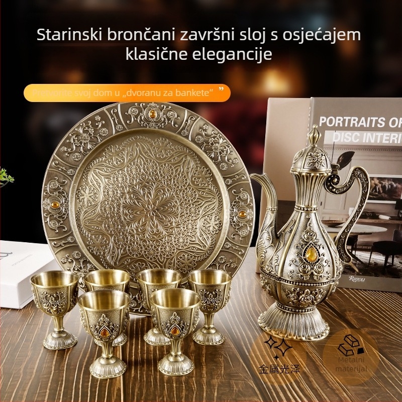 Europski stil bar set s reljefom ruža — jedna karafa i šest čaša