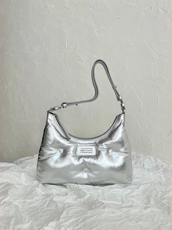 2025 nova plisirana ženska torbica od pamuka, jedinstven dizajn, stil oblaka ispod pazuha, casual i svestrana crossbody torba s ovčjom kožom