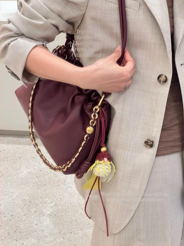 Torba od prave kože ovce u oblaku oblika, sa šnimom i lancem, plisirana, za nošenje u ruci, na ramenu ili crossbody za žene