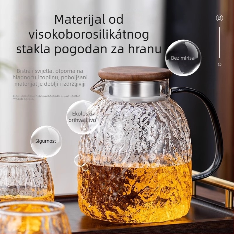 Staklena karafa otporna na toplinu sa šarama drveta, visok kapacitet, pogodna za kućnu upotrebu, za pripremu čaja i hladnih napitaka.