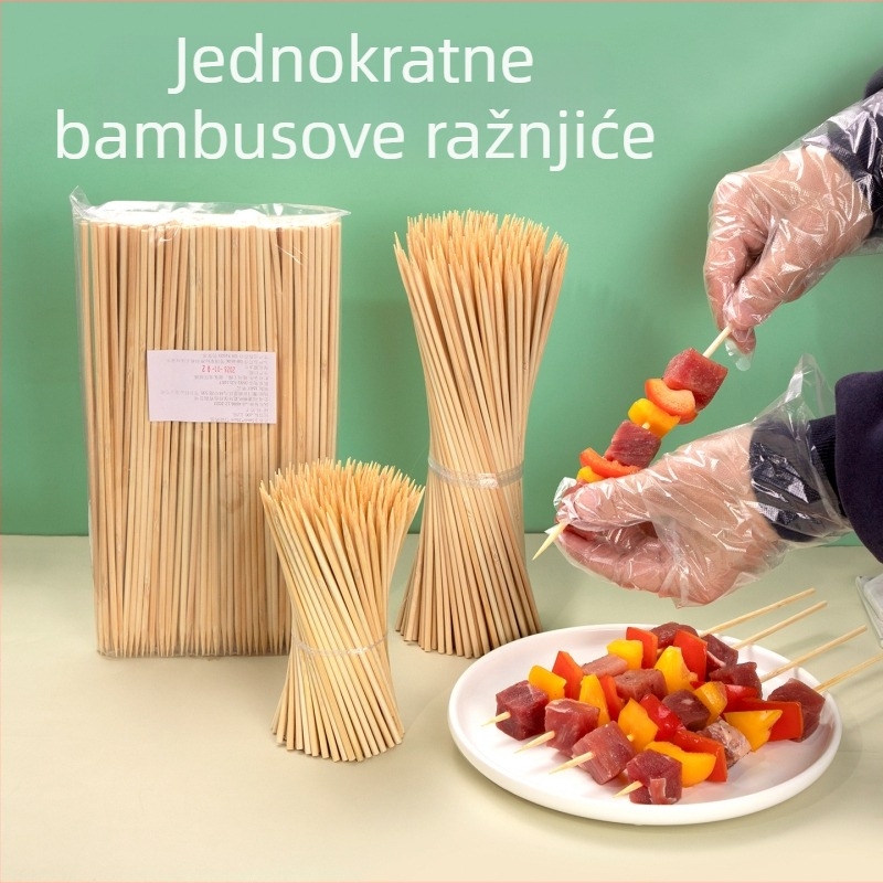Jednokratni bambus štapići za roštilj — ražnjići od janjetine i piletine, kandirano voće, roštiljske kobasice i prženi štapići