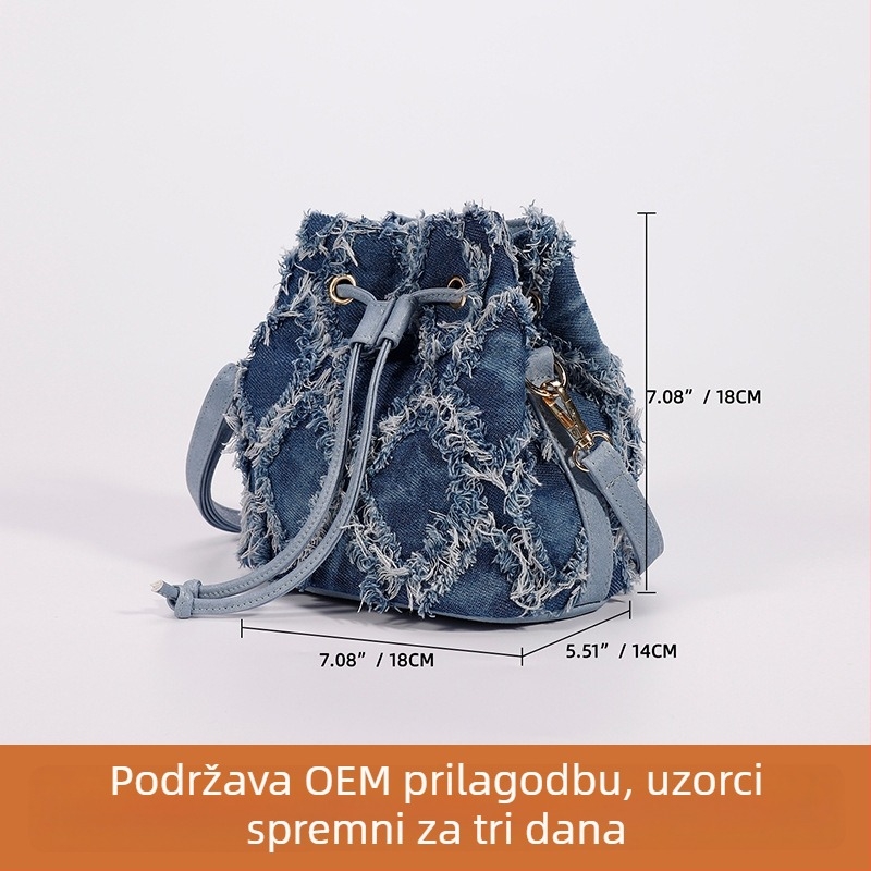 Denim bucket torba, mala veličina, s crossbody remenom i unutarnjim džepom na zip