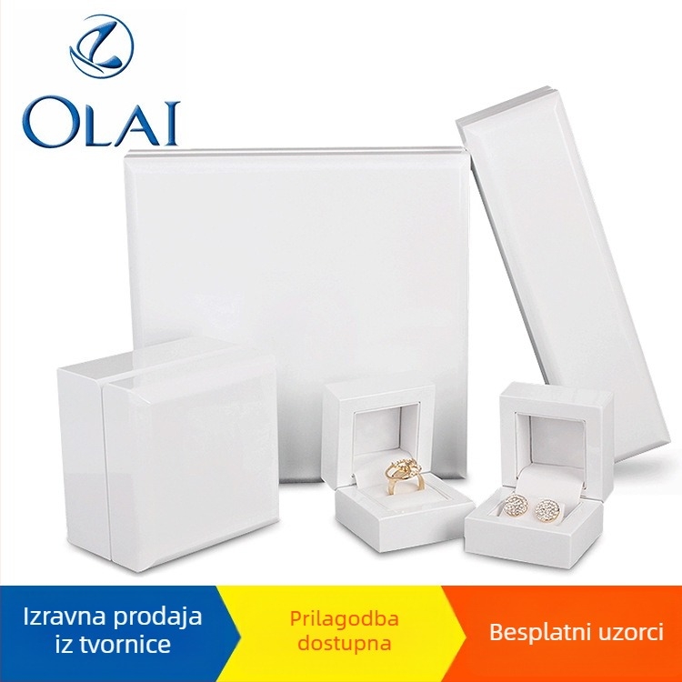 Drvena kutija za nakit s pregradama za prstenje, ogrlice i naušnice – crno-bijeli paket za nakit