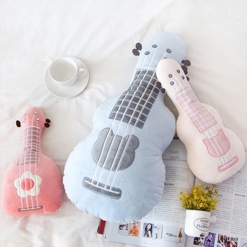 Plišana ragdoll lutka s cvjetnim motivom, ukulele i gitara – dječja igračka, poklon za djevojčice