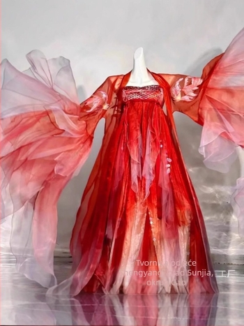 Ženska hanfu suknja s velikim koi motivom i bogatom izvezom u han dinastiji stilu