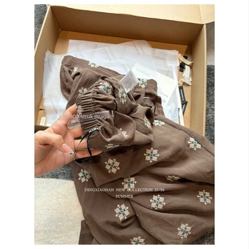 2025 Zen nadahnuta suknja za šetnju s izvezenim cvjetovima, ravni kroj, midi duljina, 2532