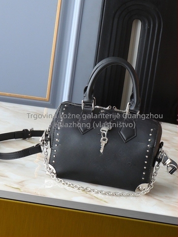Ženska kožna torba za rame — moderan crossbody stil