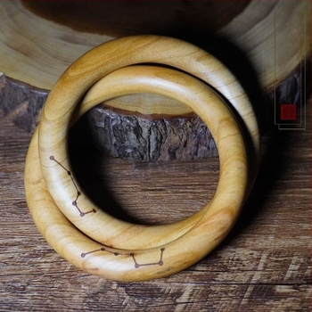 Gan Kun prsten od drveta breskve, Yin-Yang gravura, ručna izrada, od jednog komada.
