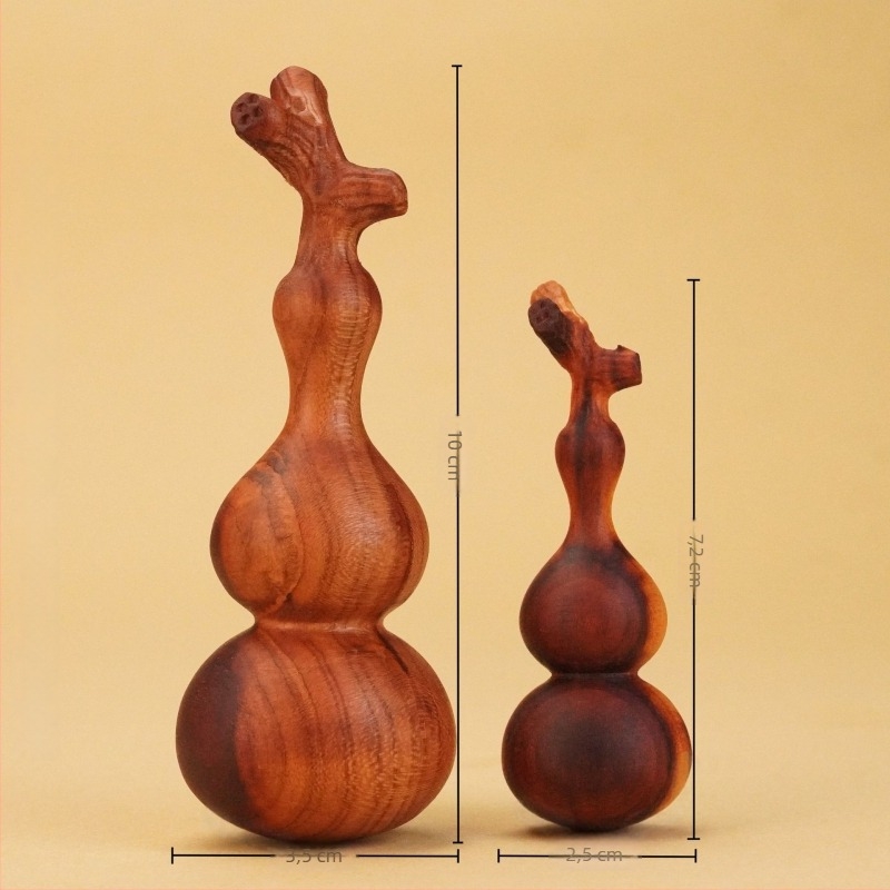 Drvo breskve s munjama uzorcima, integrirana glava zmaja na tikvi, taoistički ritualni alati