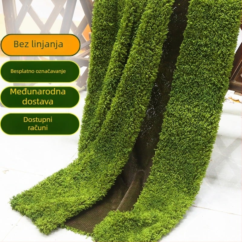 Simulirani mah i umjetna trava s dekorativnim zelenilom za pejzažno uređenje; plišani materijal kao pozadina za fotografiranje