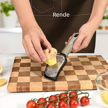 Desetodnevni set kuhinjskih alata s ručkom od nehrđajućeg čelika: rende, nož za pizzu, otvarač boca, lopatica za sir i mućnjak za jaja