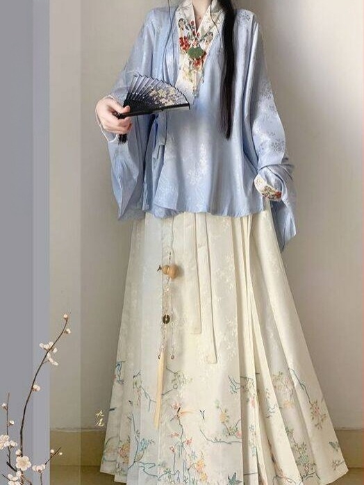 Ženski hanfu u stilu dinastije Ming, kratka bluza s preklopnim ovratnikom i suknja Mamian, geometrijski uzorak, proljeće i ljeto