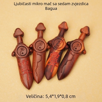 Privjesak u obliku mača od drveta jujube, taoistički ritualni predmet s motivom sedam zvijezda i osam trigrami