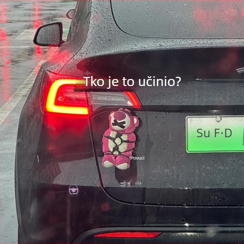 Strawberry Bear stražnja dekoracija automobila – viseći ukras za prtljažnik, za automobile, motocikle i električna vozila