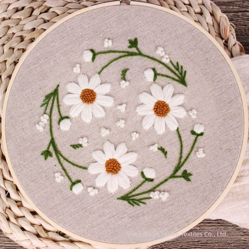 Daisy: Komplet za broderiju na platnu za početnike — ručno izrađeni motivi biljaka
