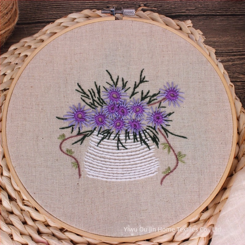 Daisy: Komplet za broderiju na platnu za početnike — ručno izrađeni motivi biljaka