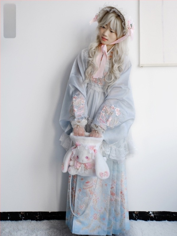 Hanfu set: ženski top i ružna Mamian suknja u Ming stilu