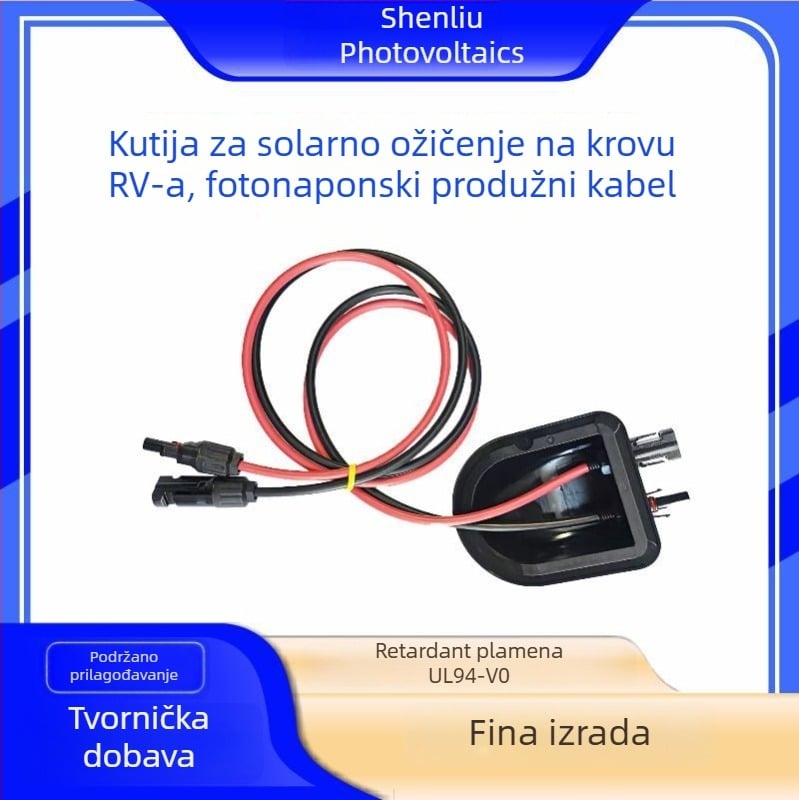Kutija za fotonaponsku spojnicu na krovu kamp kuće s produžnim kabelom