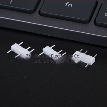 2,54 mm, 4-pin bijeli tinirani pinovi za LED trakasti konektor, jednostruki red, kružne rupe