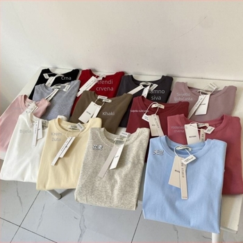 Ženski pamučni T-shirt kratkih rukava s okruglim izrezom, unutarnja obruba, izuzetno rastezljiv, uski kroj, proljeće-ljeto 2026